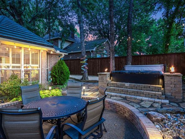 5000  Bridgewater Drive , Arlington Texas 76017