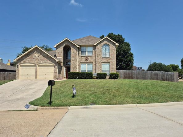 2352  Warrington Drive , Grand Prairie Texas 75052