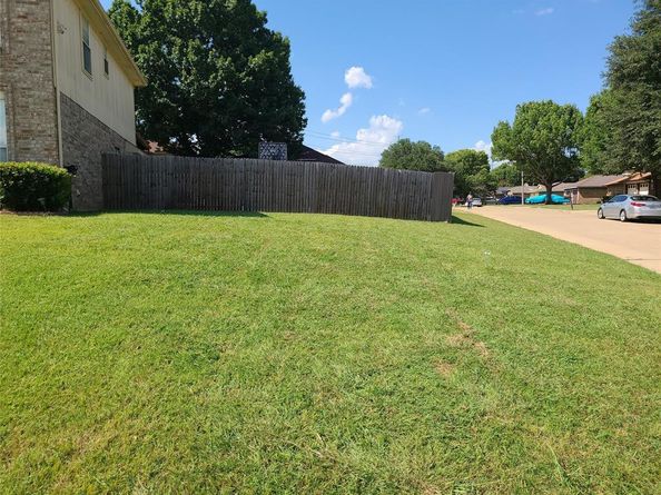 2352  Warrington Drive , Grand Prairie Texas 75052