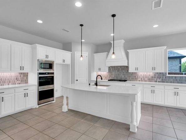 624  Singing Water Drive , Rockwall Texas 75087