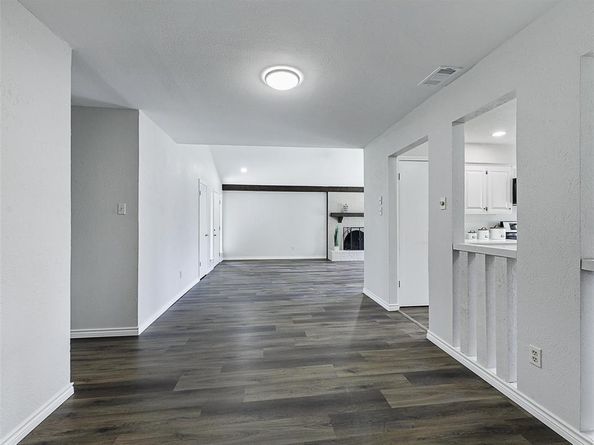 2013 E Collins Boulevard , Richardson Texas 75081