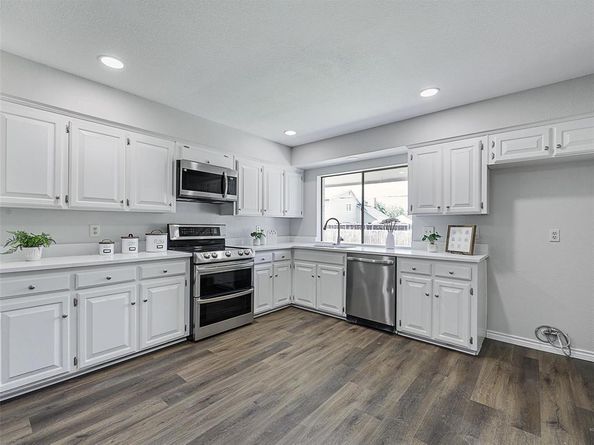 2013 E Collins Boulevard , Richardson Texas 75081