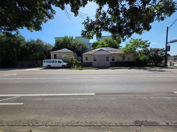 937 W 12th Street , Dallas Texas 75208