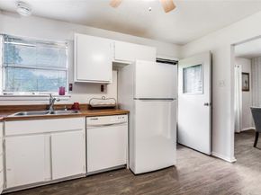 1723  Alhambra Street , Dallas Texas 75217