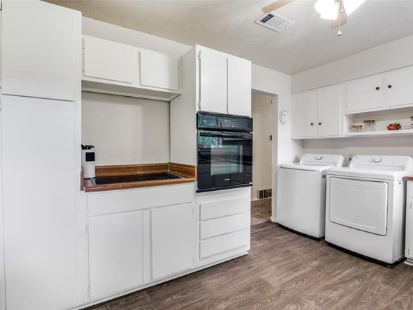 1723  Alhambra Street , Dallas Texas 75217