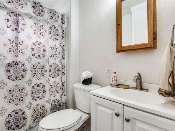 1723  Alhambra Street , Dallas Texas 75217