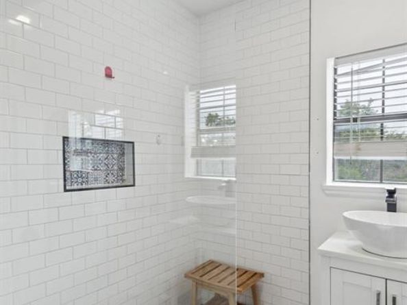 614  Winston Street , Dallas Texas 75208