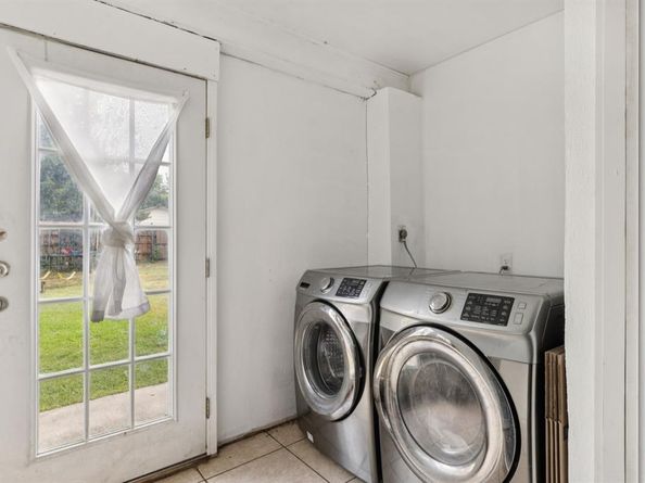 614  Winston Street , Dallas Texas 75208