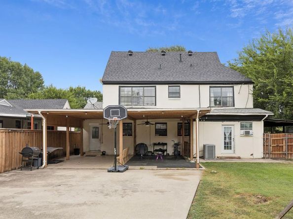 614  Winston Street , Dallas Texas 75208