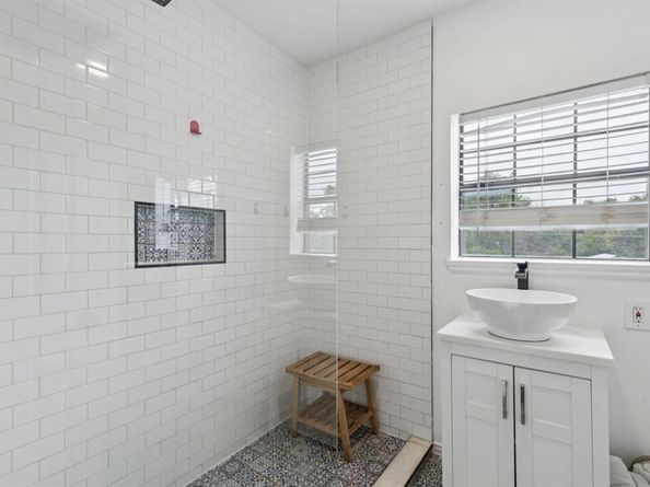 614  Winston Street , Dallas Texas 75208