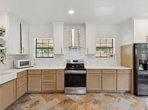 614  Winston Street , Dallas Texas 75208