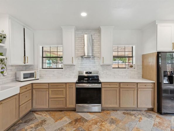 614  Winston Street , Dallas Texas 75208
