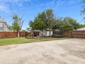 614  Winston Street , Dallas Texas 75208