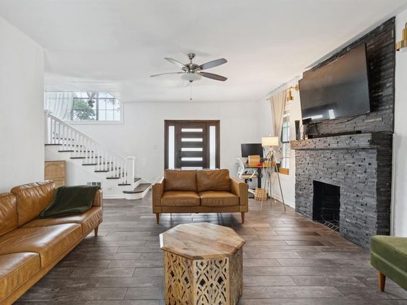 614  Winston Street , Dallas Texas 75208