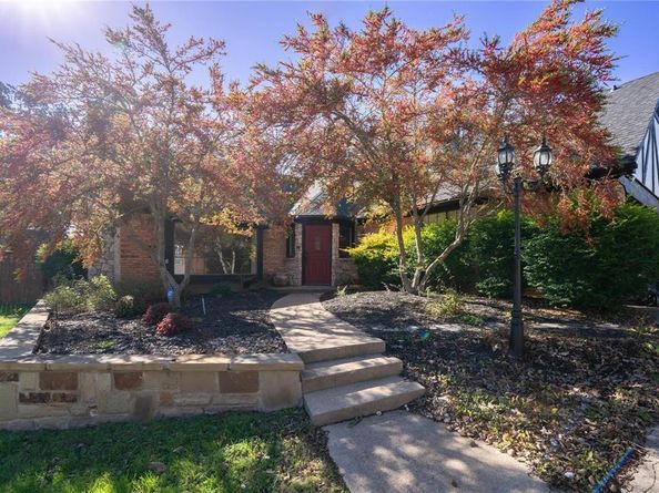812  April Sound Court , Fort Worth Texas 76120
