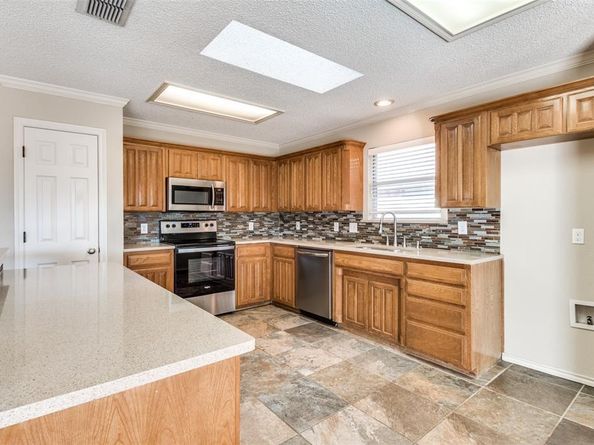 6804  Glen Dale Drive , Arlington Texas 76017