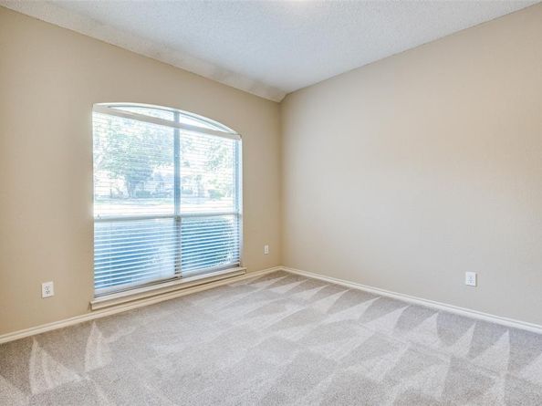 6804  Glen Dale Drive , Arlington Texas 76017