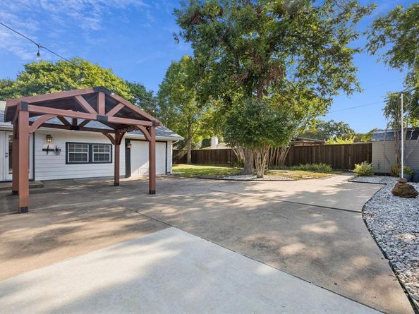 8642  Shagrock Lane , Dallas Texas 75238