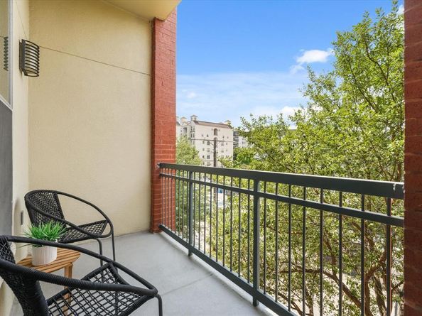 2950  Mckinney Avenue  303, Dallas Texas 75204