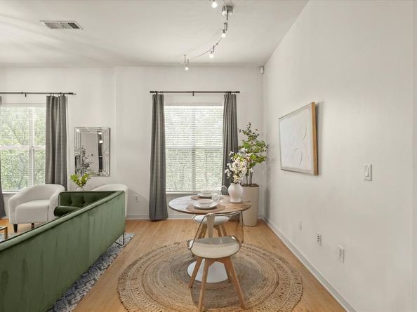 2950  Mckinney Avenue  303, Dallas Texas 75204