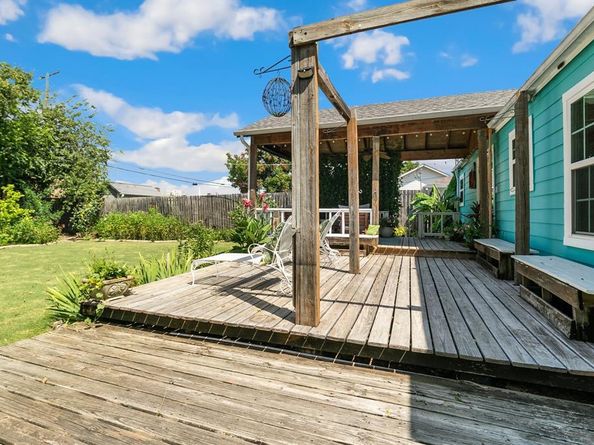 2700  Ryan Avenue , Fort Worth Texas 76110