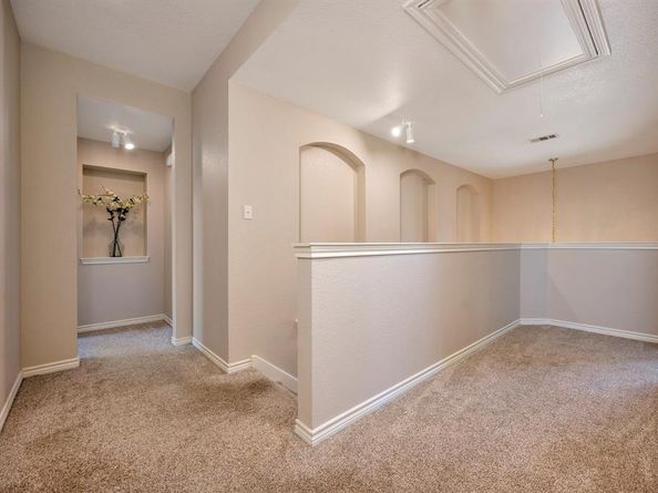 5712  Meadowglen Drive , Denton Texas 76226