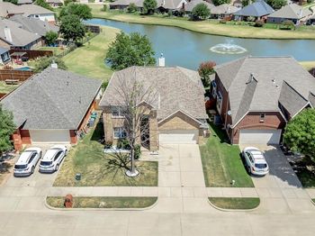 5712  Meadowglen Drive 