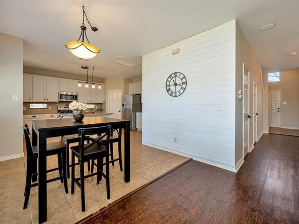 5712  Meadowglen Drive , Denton Texas 76226