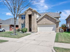 5712  Meadowglen Drive , Denton Texas 76226
