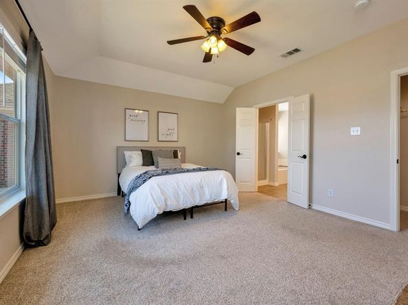 5712  Meadowglen Drive , Denton Texas 76226