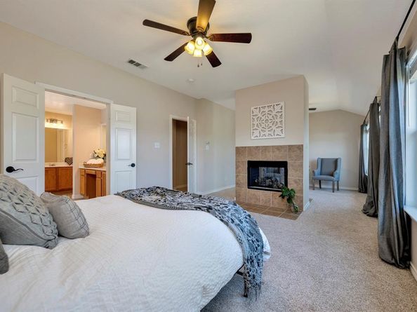 5712  Meadowglen Drive , Denton Texas 76226