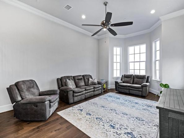 4606  New Water Lane , Dallas Texas 75219