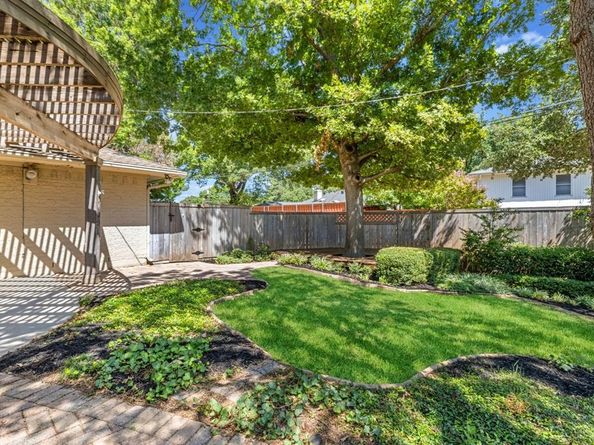 328  Ridgebriar Drive , Richardson Texas 75080