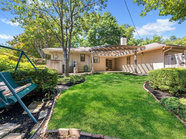 328  Ridgebriar Drive , Richardson Texas 75080