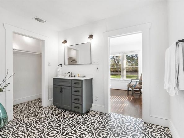 2511  Lipscomb Street , Fort Worth Texas 76110