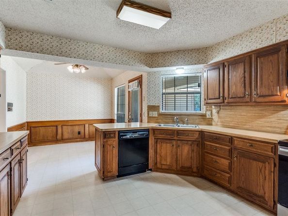 3021  Roundrock Trail , Plano Texas 75075