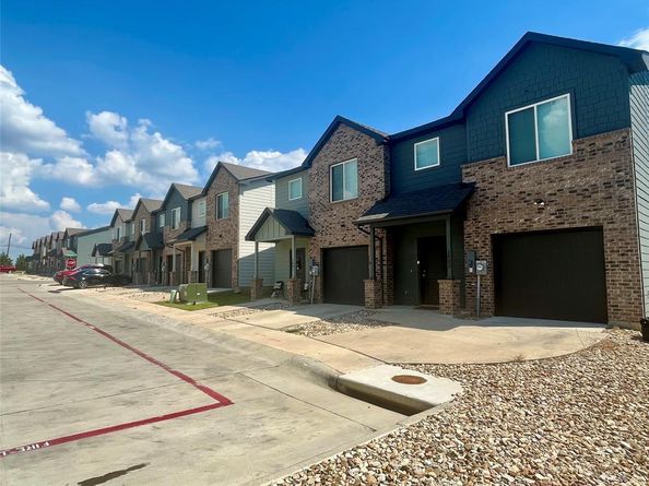 1601-1602  Boxwood Lane , Forest Hill Texas 76140