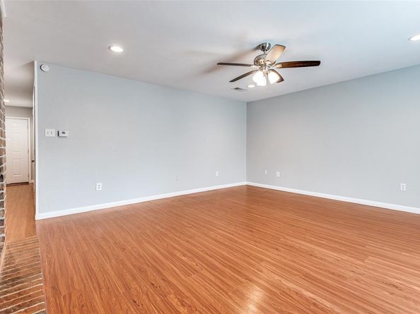 2046  Sheriff Drive , Grand Prairie Texas 75051