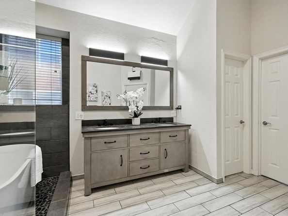 2753  Hillview Drive , Lewisville Texas 75067