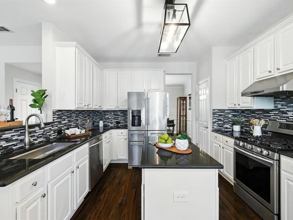 2753  Hillview Drive , Lewisville Texas 75067
