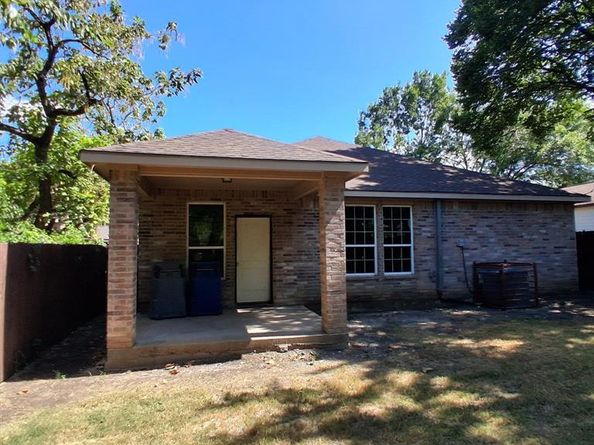 2527  Wilhurt Avenue , Dallas Texas 75216