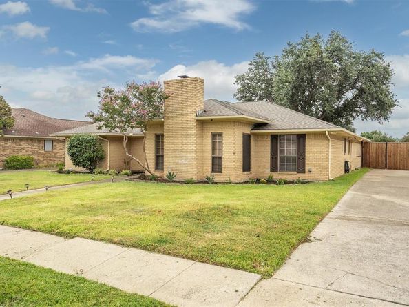 2214  Valley Mill  , Carrollton Texas 75006