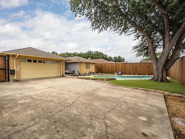 2214  Valley Mill  , Carrollton Texas 75006