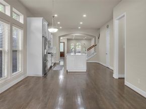 2407  Knight Street , Dallas Texas 75219