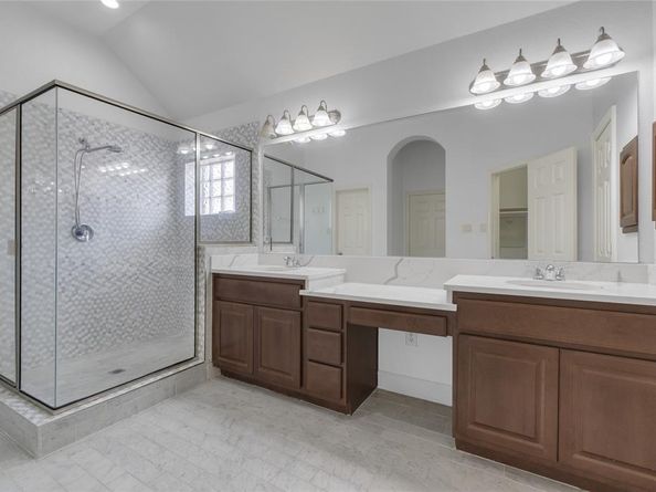 2407  Knight Street , Dallas Texas 75219