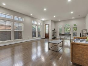 2407  Knight Street , Dallas Texas 75219