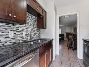 4317  Hartford Street  102, Dallas Texas 75219