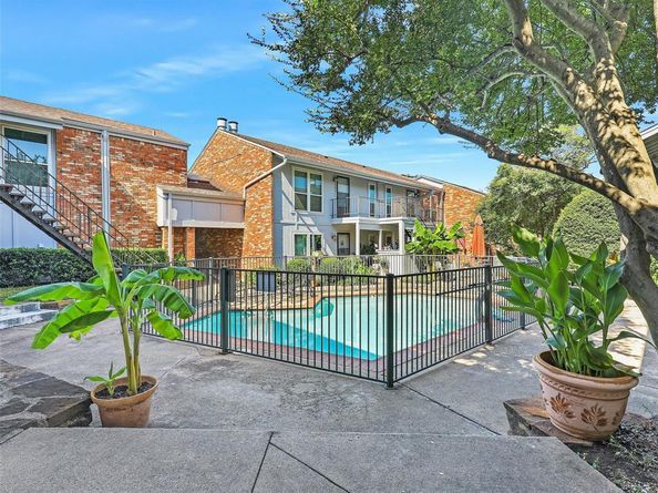 4317  Hartford Street  102, Dallas Texas 75219