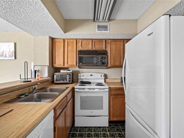 9811  Walnut Street  201, Dallas Texas 75243
