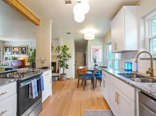 101 W Ash Lane , Euless Texas 76039